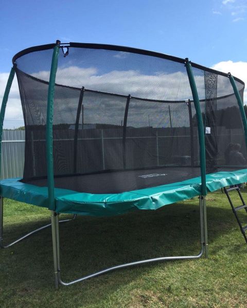 Батут Super Tramps Top Trampoline с защитной сетью и лестницей